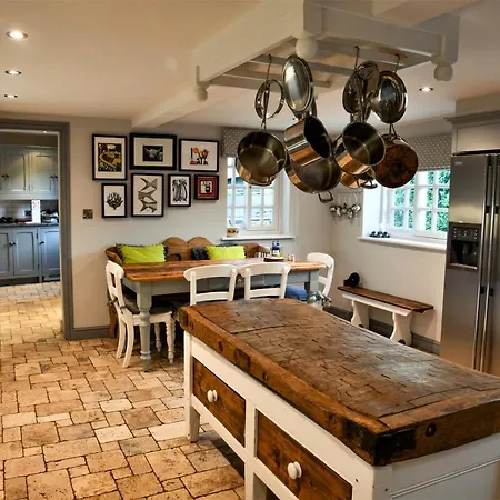 Country Chic In Unique English Village Nun Monkton